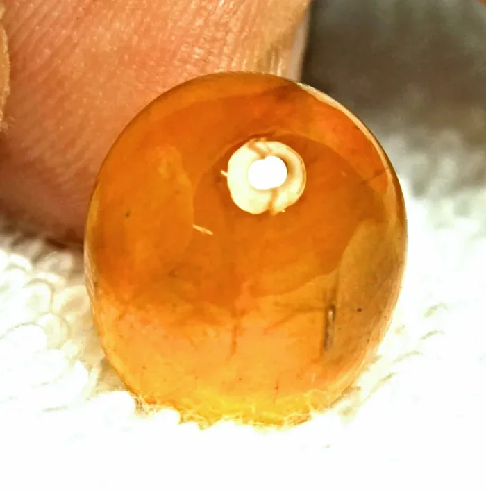 21.6 Carat Golden Sapphire Cabochon – Gorgeous