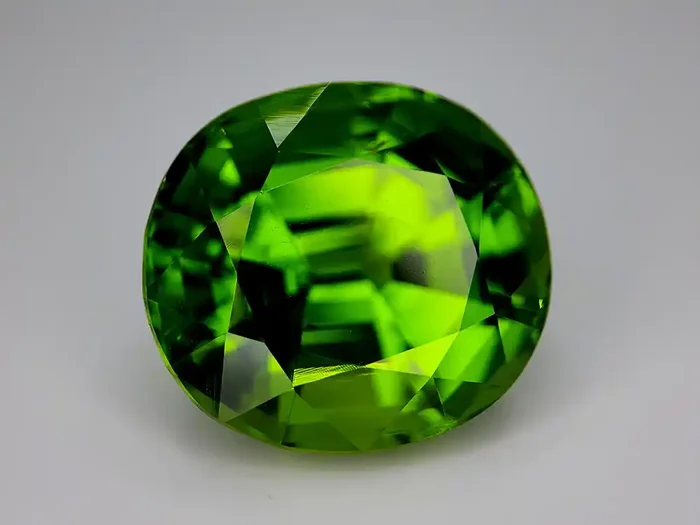 22.45Carats Natural Peridot From Pakistan IGCPeridot05