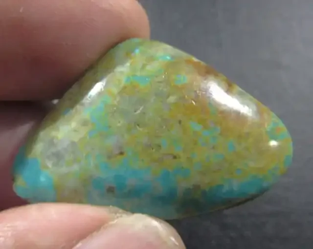 24 CTSTurquoise cabochon BU 718
