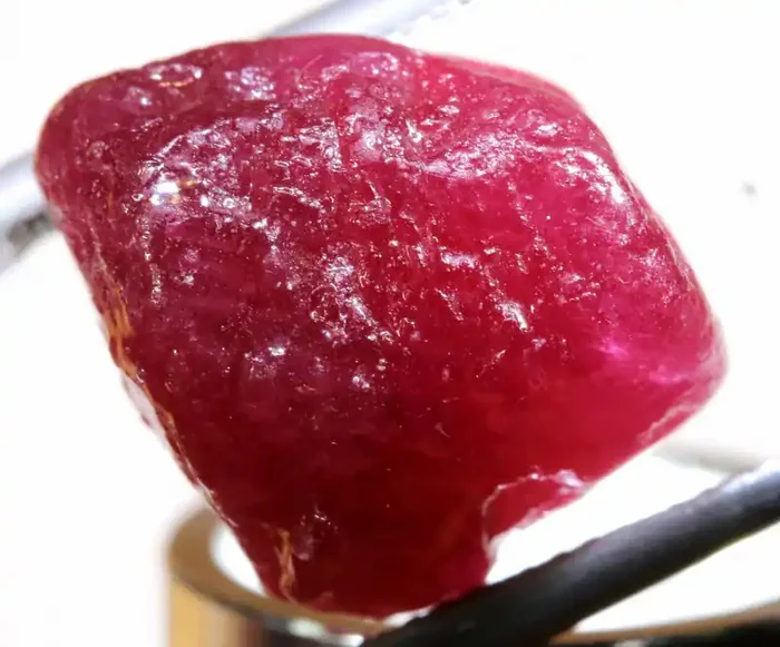 25.50 CTS MOZAMBIQUE RUBY ROUGH RG-5306