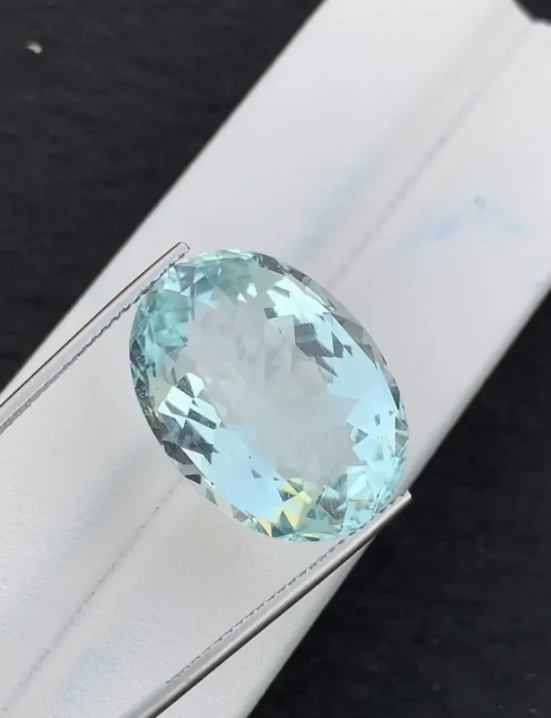25.70 ct Attractive Color Aquamarine