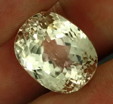 25.76 CTS CERTIFIED VS YELLOW TRIPHANE FROM AFGANISTAN [SPT3]