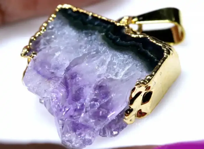 26 CTS AMETHYST CRYSTAL GOLD PLATED PENDANT SG-3588