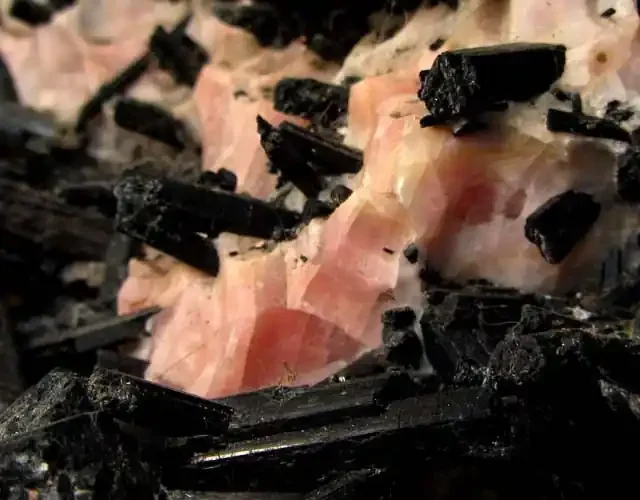 26 KILO MASSIVE PINK QUARTZ N ACTINOLOITE SPECIMEN