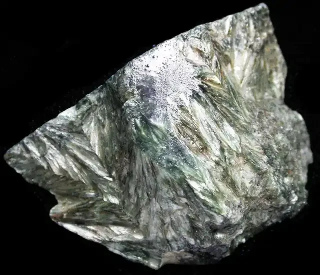 260.00 CTS SERPHINITE ROUGH –