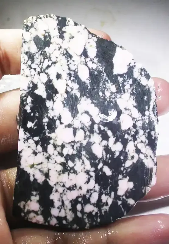 265.0 CTS PINK UNAKITE SLAB FROM ALASKA [F6146]