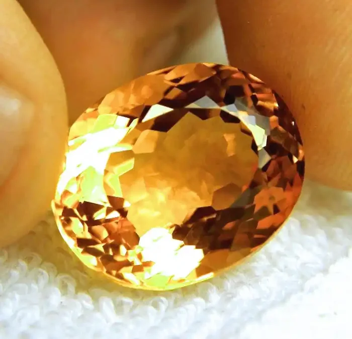 29.9 Carat 100% Natural Vibrant Orange VVS1 Madeira Citrine – Gorgeous