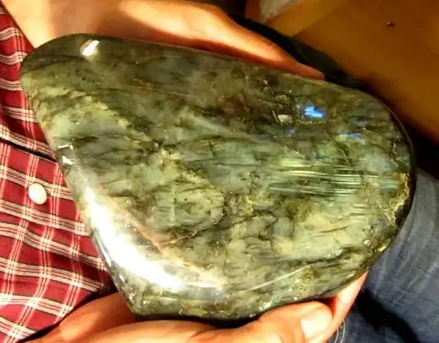 3.06 KILO POLISHED LABRADORITE SPECIMEN MYGS 157