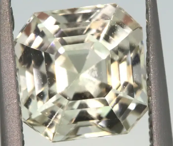 3.88 CTS -KUNZITE FACETED GEMSTONE PG-3183