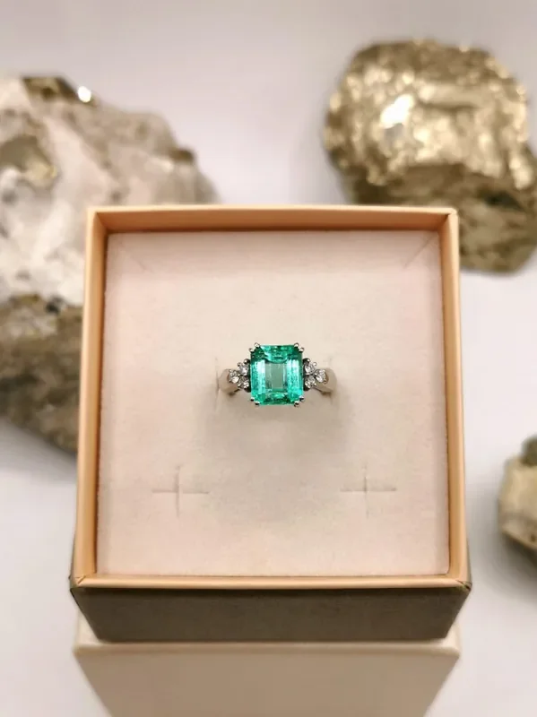 3,94ct 15/76 Colombian Emerald 18k Solid Gold Ring with Diamonds Colombian