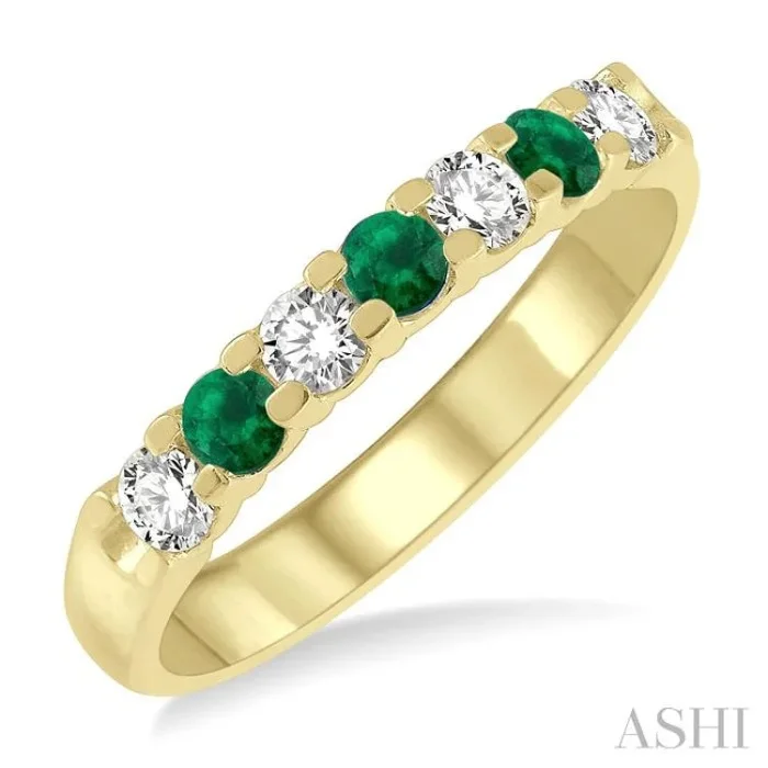 3 MM Emerald and 3/8 Ctw Round Cut Diamond Precious Wedding Band in 14K Yellow Gold