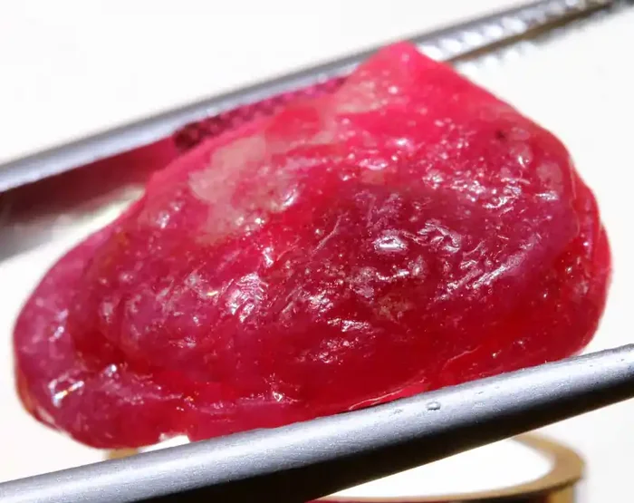 31.35 CTS MOZAMBIQUE RUBY ROUGH RG-5317