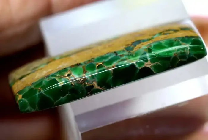 33CTS VARISCITE GEM GRADE AUSTRALIAN -TBM1628