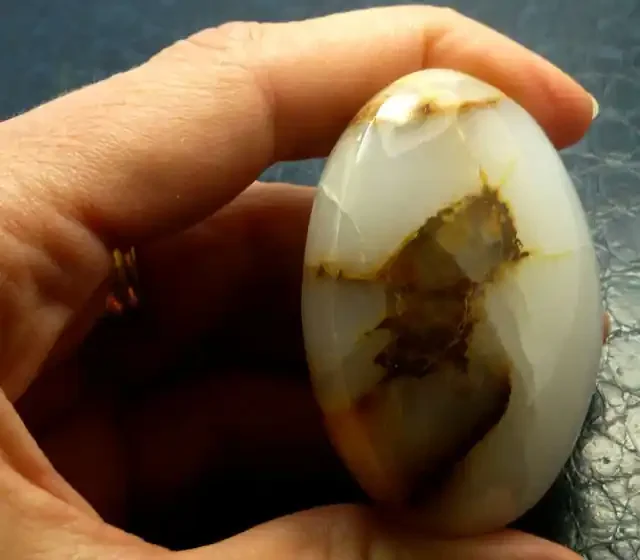 387CTS MOROCCAN AGATE CRYSTAL PALM STONE MS 195