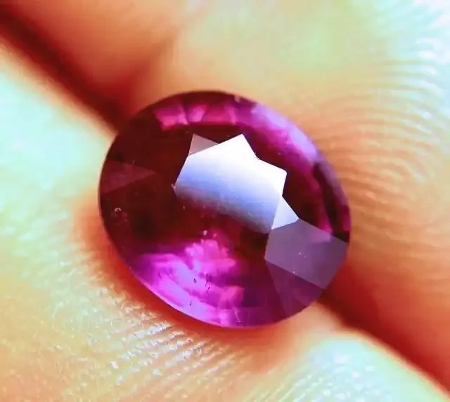 4.70 Carat Fiery Purplish Red Ruby – Unusual, Exceptional
