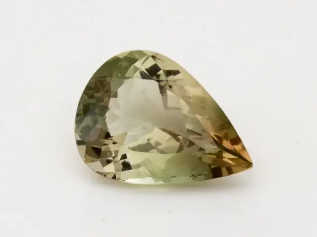 4.7ct Oregon Sunstone, Champagne/Green Pear (S1283)