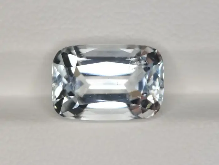 4.85 Carats Natural Aquamarine Gemstone