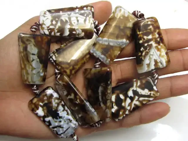 400 Cts Two Tone Strand Agate Beads GG1666