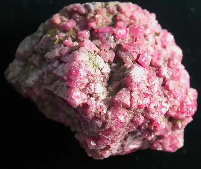 402 CTS SPINEL CRYSTAL SPECIMEN FROM MYANMAR [MGW1006A ]