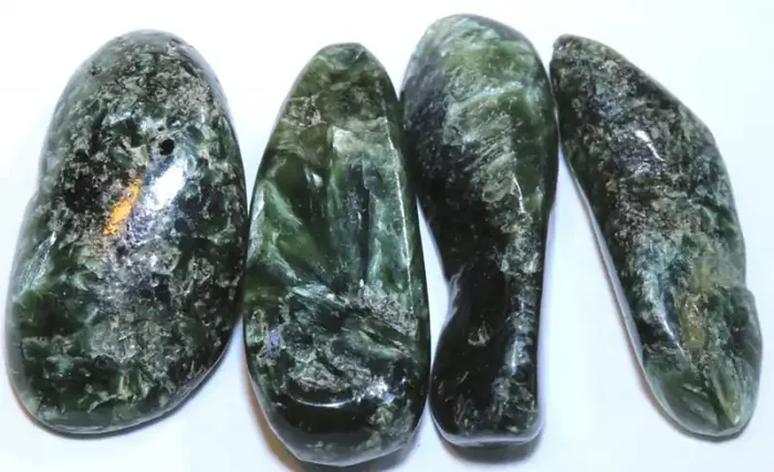 40CTS GREEN SERAPHINITE PARCEL ADG-385