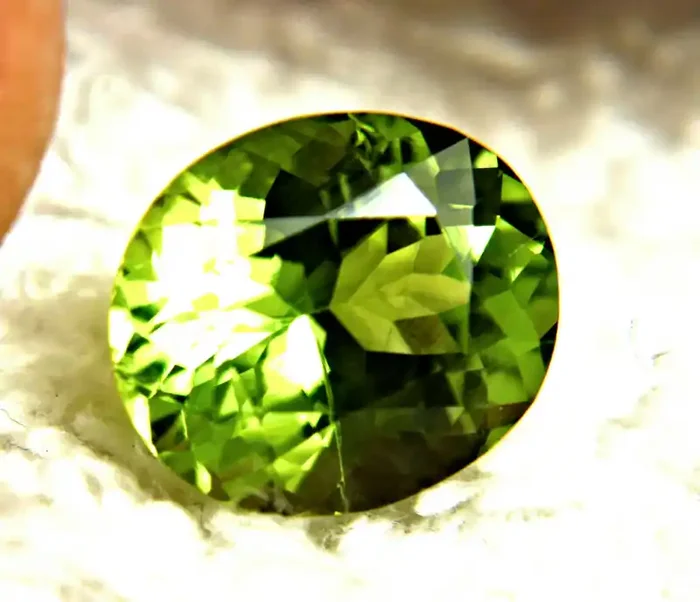 5.10 Carat SI Vibrant Himalayan Peridot – Gorgeous