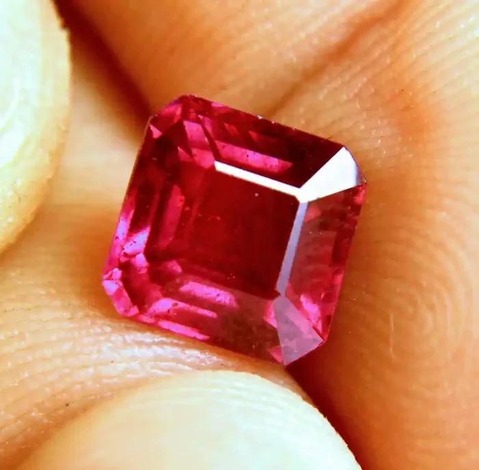 5.26 Ct. Fiery Pidgeon Blood Ruby – Gorgeous
