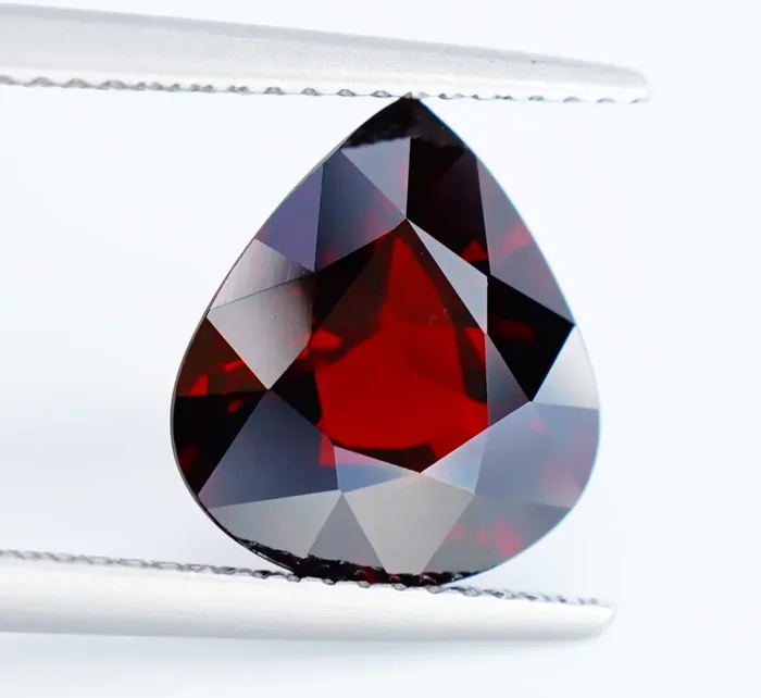 5.34 ct. Natural Garnet Almandine – Pyrope – Certificate ALGT