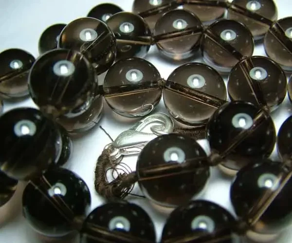 589cts QUALITY HUGE SMOKEY QUARTZ PLAIN ROUND BEADS D512