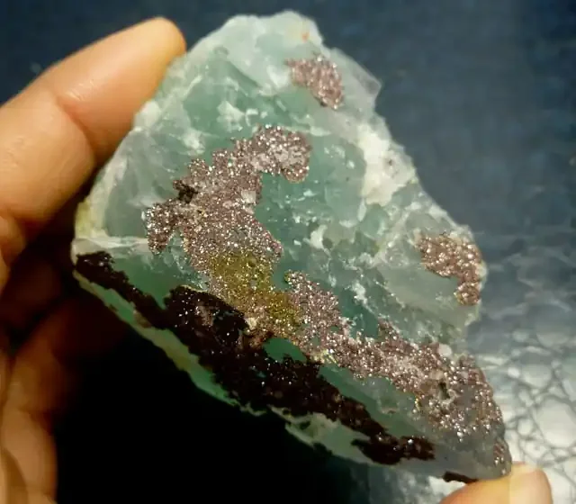 592 CTS FLUROITE SPECIMEN WITH PYRITE,CRYSTAL MS123