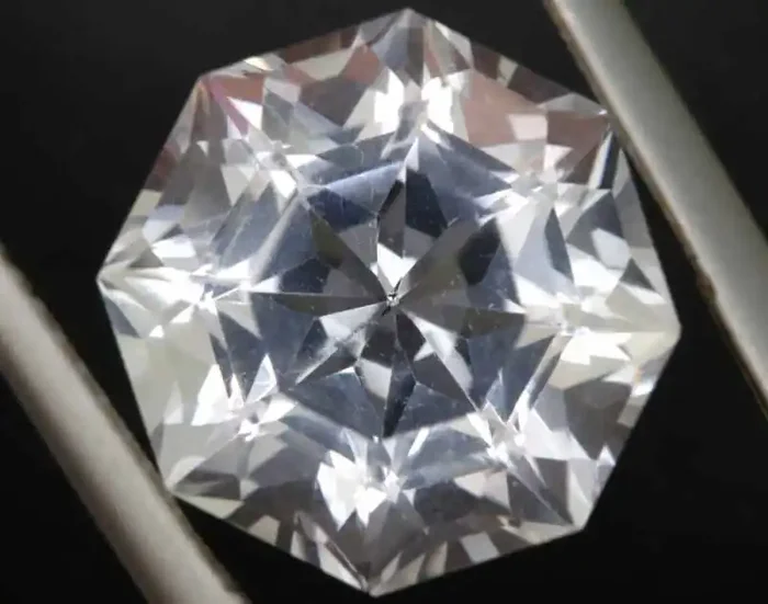 6.10 CTS VVS QUALITY WHITE QUARTZ FACETED CG-2968