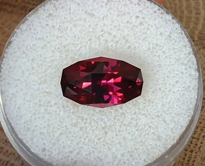 6,10ct Umbalite Garnet – Master cut!