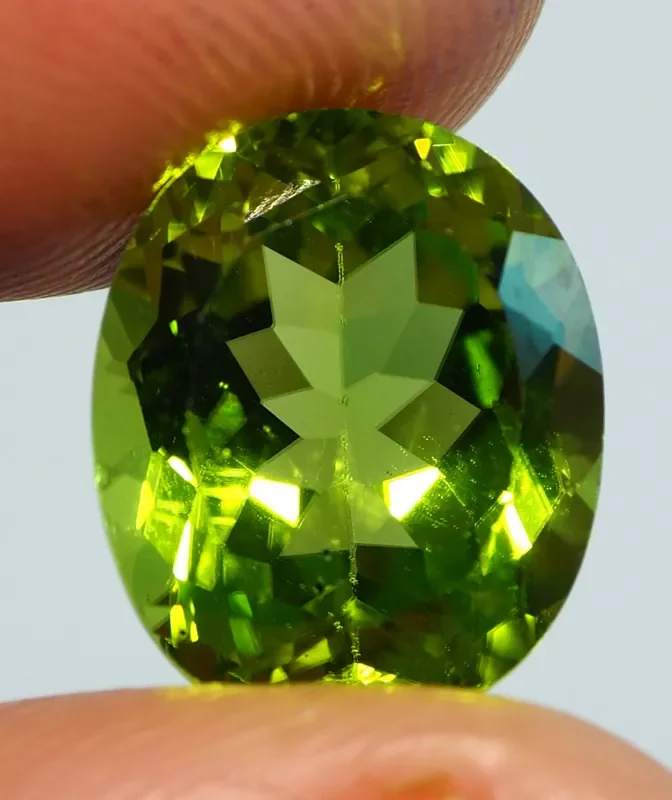 6.15CTS PERIDOT RS33