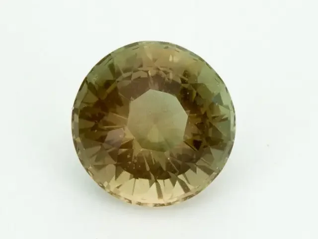 6.9ct Green Round Sunstone (S1085)