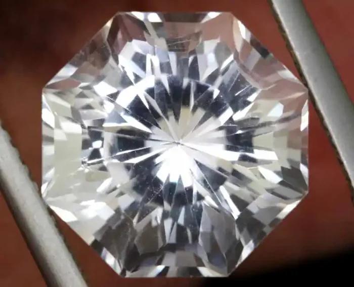 6 CTS VVS QUALITY WHITE QUARTZ FACETED CG-2962