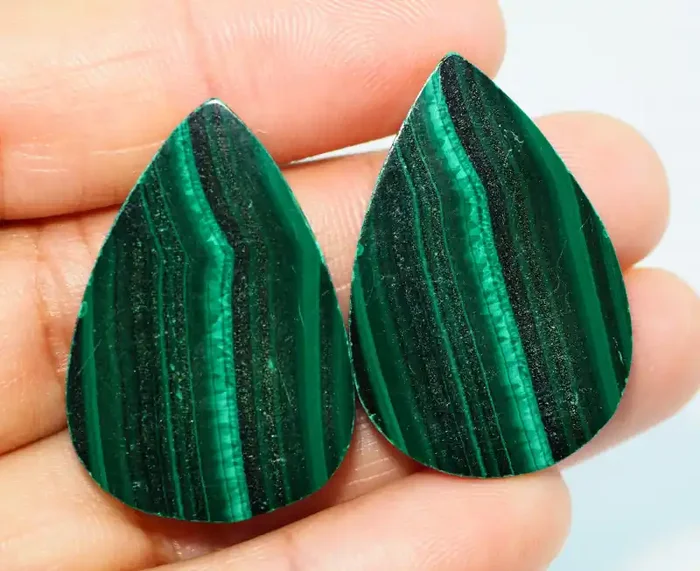 69.85CT MALACHITE PAIR BEAUTIFUL STONES RS23