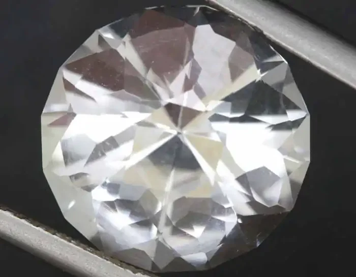 7.10 CTS VVS QUALITY WHITE QUARTZ FACETED CG-2966