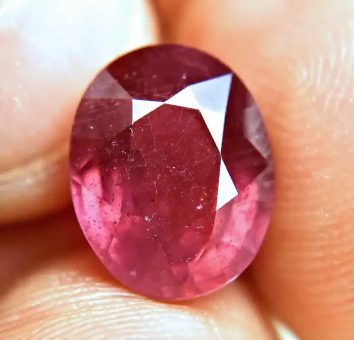 7.95 Carat Purplish Red Ruby – Gorgeous