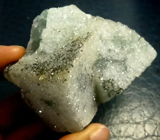 713 CTS FLUROITE SPECIMEN WITH ,PYRITE ,CRYSTAL MS143