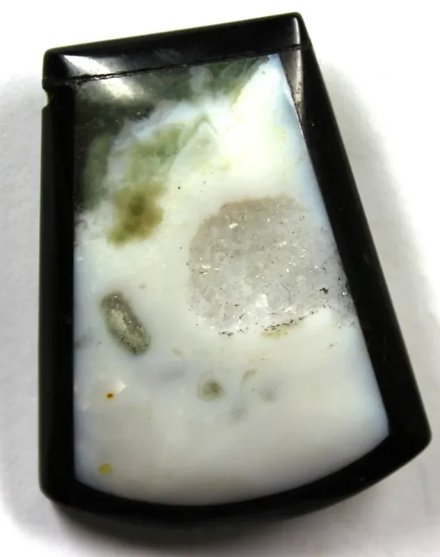 74.85 CTS INTARSIA AGATE DRUZZY DRILLED SIDEWAYS
