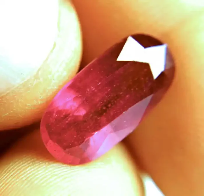 8.0 Carat Fiery Pinkish Red Ruby – Beautiful