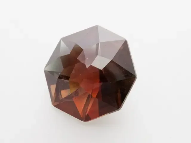 8.3ct Red Green Octagon Sunstone (S1041)