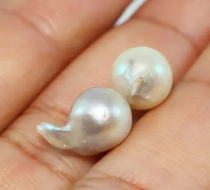 8.40CT PEARL PAIR ME71