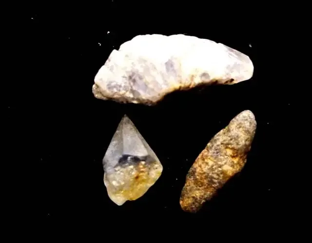 8 CTS PARCEL CRYSTAL ROUGH SAPPHIRE MYANMAR MS1135
