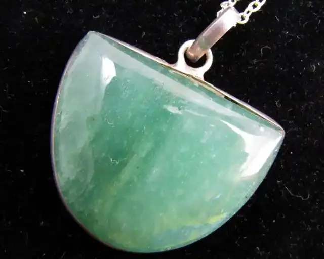 81CTS AVENTURINE PENDANT MJA938