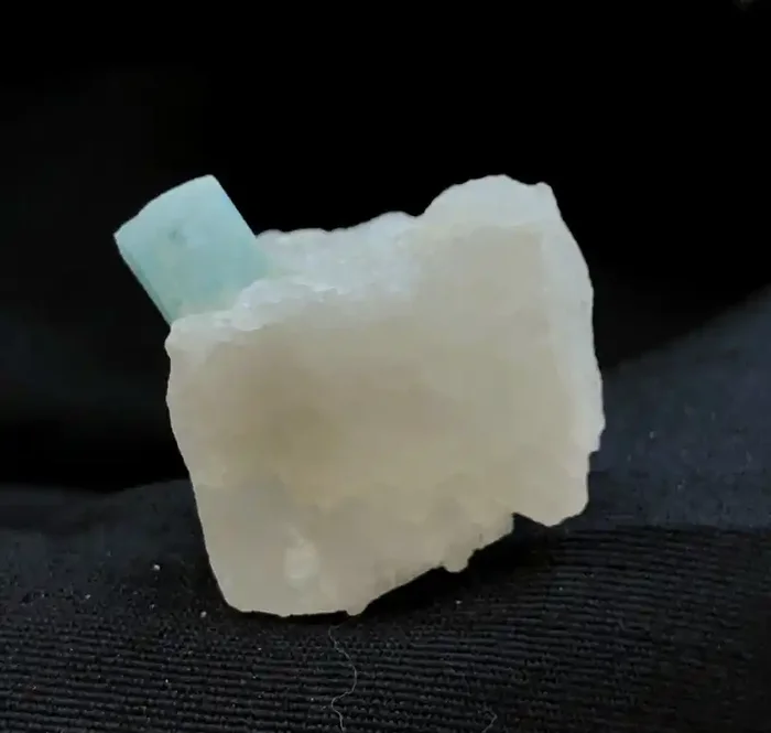 82 Ct Natural Blueish Aquamarine Specimen