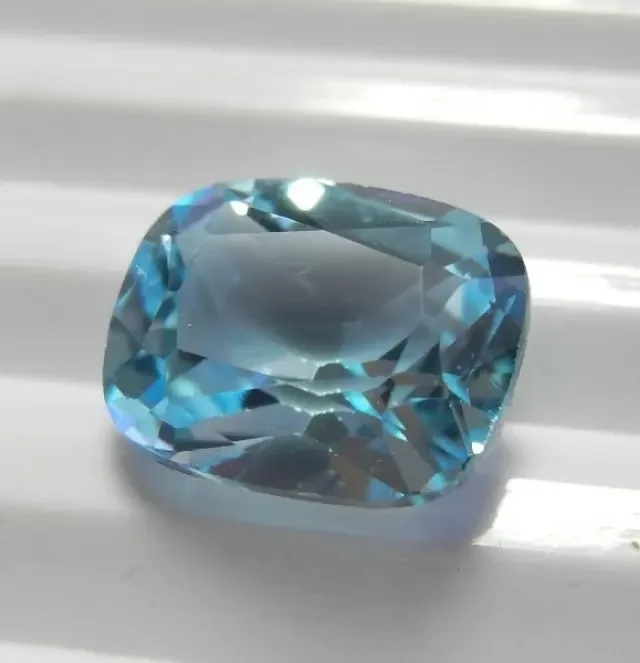 “ABSOLUTELY GORGEOUS 3.71CT AAA GRADE BABY BLUE CUSHION TOPAZ!!”