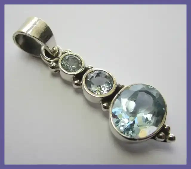 “BEAUTIFUL SKY BLUE TOPAZ STERLING SILVER PENDANT”