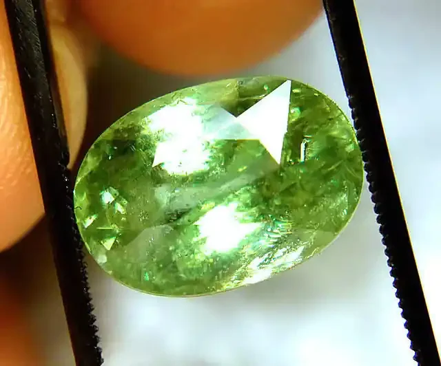 9.10 Ct. SI Sphene – Rainbow Colors, Beautiful, Collectable
