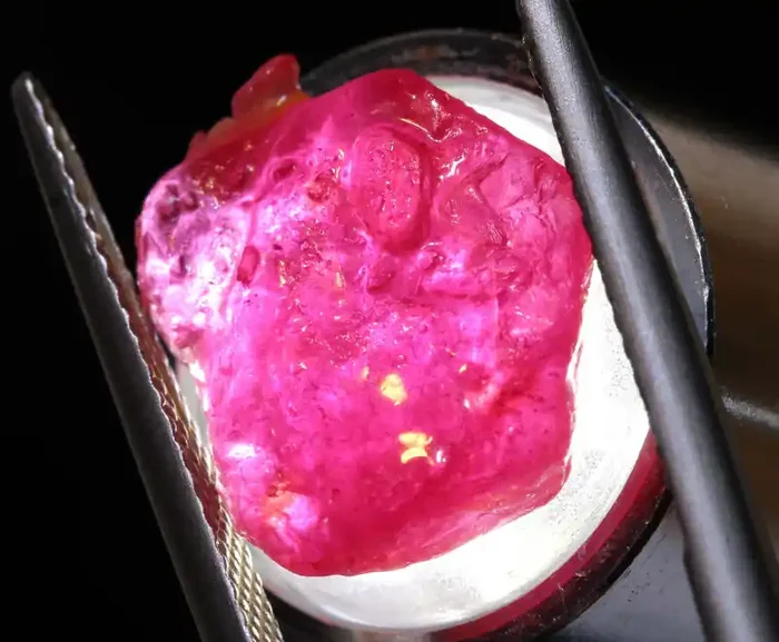 9.10 CTS AFRICAN RUBY ROUGH RG-5406