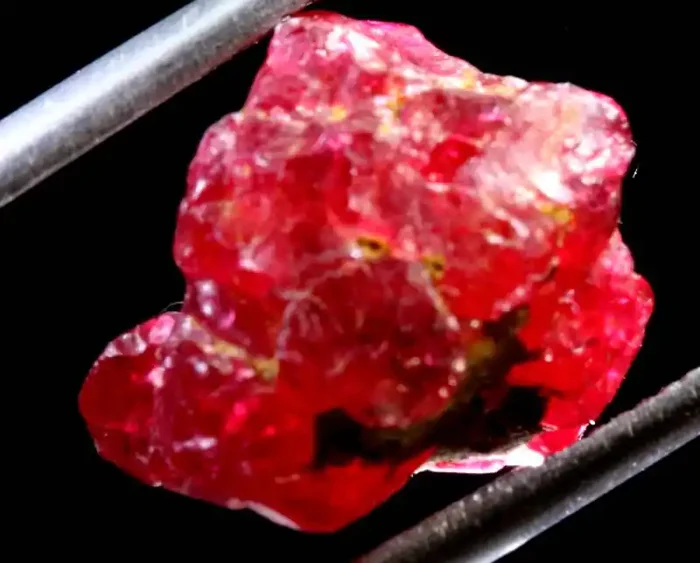 9.20 CTS -SPINEL ROUGH RG-3210
